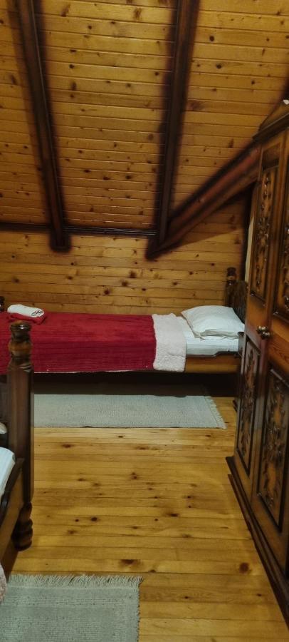 Kraljevi Konaci Olja *